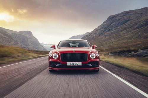 Bentley ra mắt mẫu xe Flying Spur V8 mới