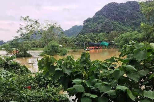 Hai học sinh tử vong khi đi qua đập tràn