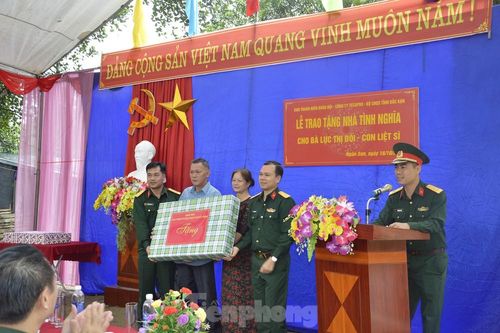 Xây nhà tình nghĩa cho con liệt sỹ