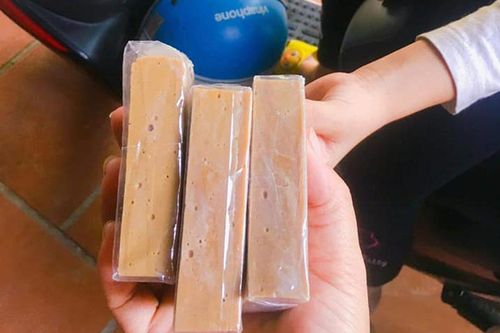 Lo quà Tết sớm, nhà giàu về tận bản mua ngựa bạch nấu cao