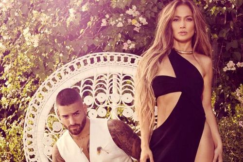 Jennifer Lopez khoe hình thể nóng bỏng bên trai trẻ kém 25 tuổi