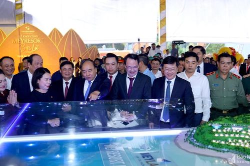 Thủ tướng dự lễ khởi công công trình chào mừng Đại hội Đảng bộ tỉnh Nghệ An