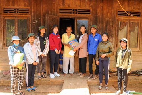 Nữ sinh mang khát vọng đổi đời cho cộng đồng dân tộc K'Ho