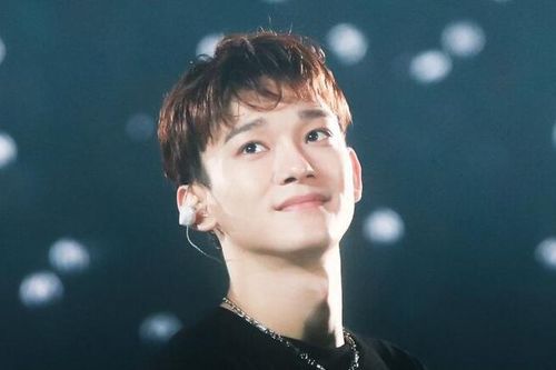 Bỏ vợ trẻ con thơ, Chen (EXO) lên đường nhập ngũ