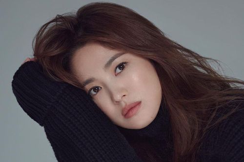 Song Hye Kyo khoe chân nuột nà, đẹp ma mị khiến 'vạn người mê'