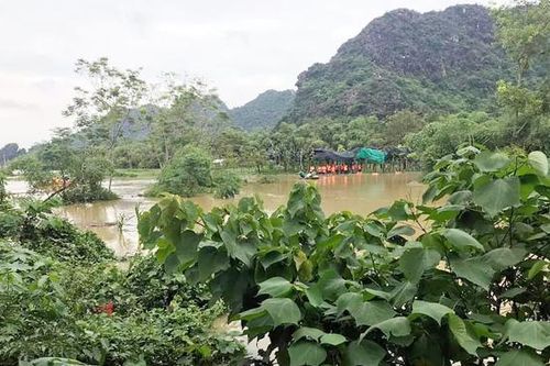 Ninh Bình: Tìm thấy thi thể 2 học sinh bị lũ cuốn trôi