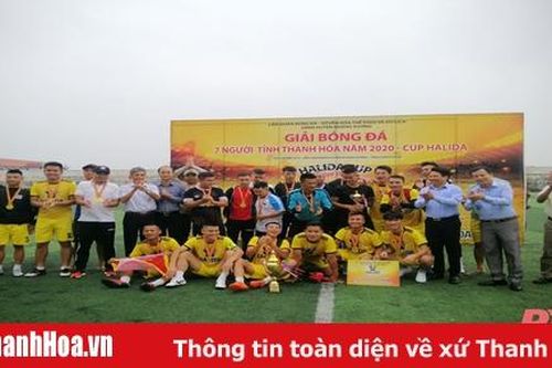 Đội Quảng Xương 1 vô địch nội dung dành cho đội tuyển các huyện, thị xã, thành phố - Giải bóng đá Cup Halida 2020