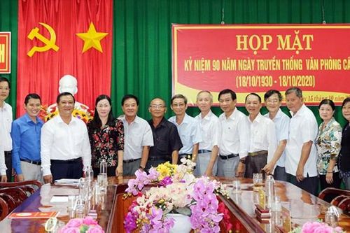 Châu Thành họp mặt kỷ niệm 90 năm ngày truyền thống Văn phòng cấp ủy