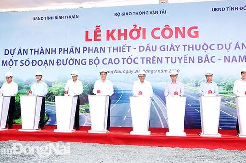 Xây dựng hệ thống hạ tầng đồng bộ, hiện đại để tạo đột phá trong phát triển