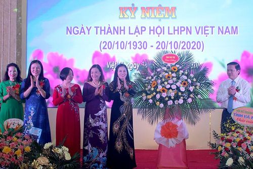 Hội nữ doanh nhân tỉnh gặp mặt kỷ niệm ngày Phụ nữ Việt Nam 20-10
