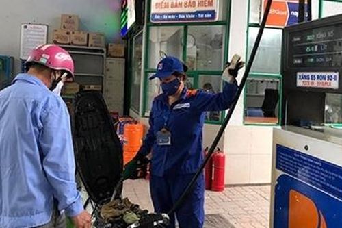 Nhà đầu tư ngoại tham gia thị trường xăng dầu: Người dân hưởng lợi