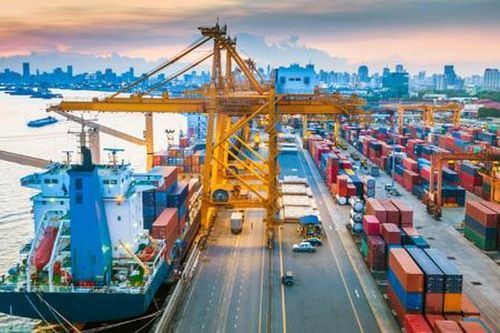 IMF dự báo GDP Việt Nam vượt Singapore: Lạc quan nhưng cần khách quan