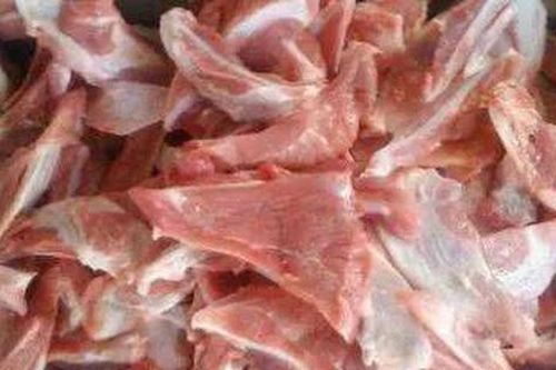 Đây là phần thịt ít người chọn mua nhưng cung cấp một lượng canxi cực lớn, tốt cho xương khớp