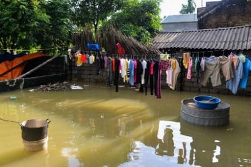 Ứng phó với dịch bệnh sau mưa lũ