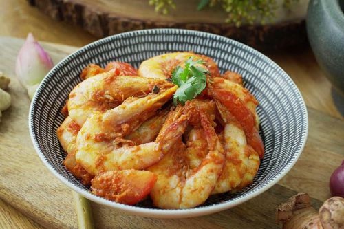 Cách làm tôm sốt me chua cay kiểu Thái