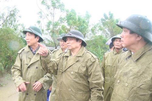 Ông Phạm Minh Chính thăm 3 tỉnh miền Trung thiệt hại nặng do mưa lũ