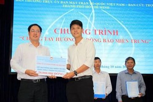 Gần 7,8 tỷ đồng hỗ trợ đồng bào miền Trung bị thiên tai