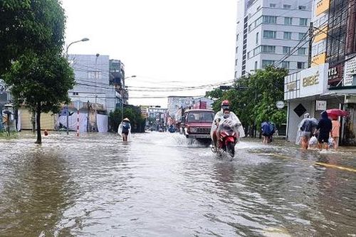 Thừa Thiên Huế: Mưa lũ tái diễn, cuốn trôi nữ cán bộ