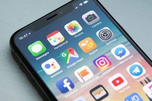 Apple cho người dùng đặt mua ứng dụng trên App Store trước 6 tháng