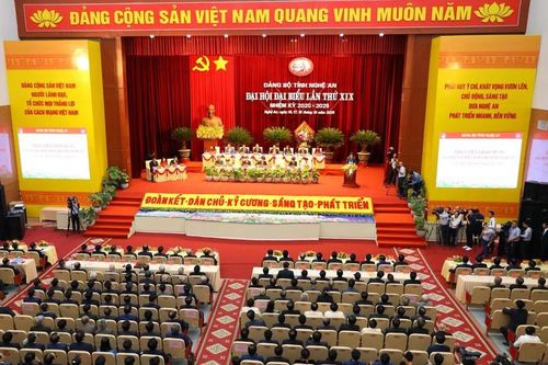 Thủ tướng Nguyễn Xuân Phúc dự khai mạc Đại hội Đảng bộ tỉnh Nghệ An
