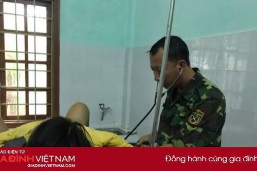 Lính Biên phòng 'đỡ đẻ' cho sản phụ Quảng Trị giữa mưa lũ