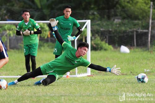 SLNA: Tranh thủ 'luyện tinh binh'?
