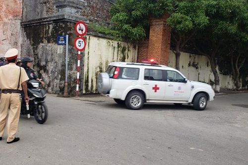 'Ba ơi, ba về chưa?'
