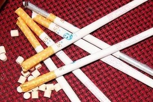 Cảnh báo kẹo thuốc lá 'vừa ăn vừa nhả khói' bủa vây cổng trường học