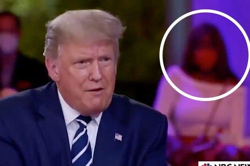 Người phụ nữ bí ẩn với biểu cảm gây 'sốt' phía sau Tổng thống Trump