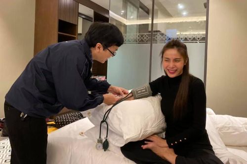 Thủy Tiên update số tiền quyên góp 40 tỷ, kể chuyện nhiễm lạnh nhưng bác sĩ đòi chữa bệnh... thần kinh