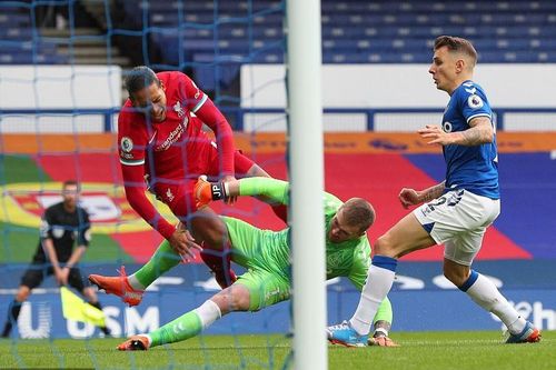 Everton 2-2 Liverpool: Chấn thương, thẻ đỏ và VAR trong trận derby kịch tính
