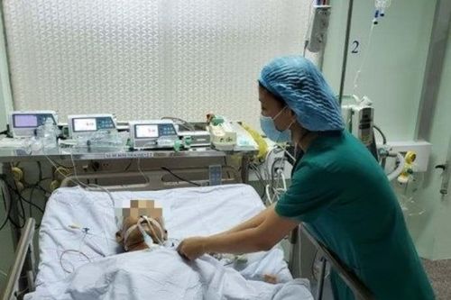 Phẫu thuật xuyên đêm cứu bệnh nhân u nhầy nhĩ trái có nguy cơ đột tử