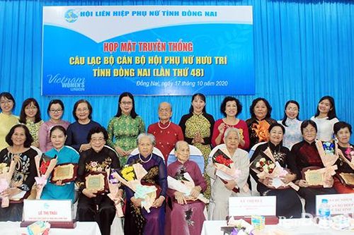 Họp mặt CLB cán bộ Hội phụ nữ hưu trí