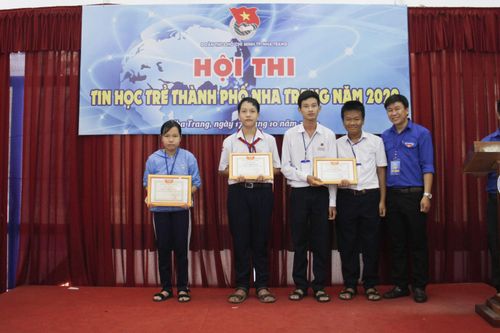48 thí sinh tham gia hội thi Tin học trẻ TP. Nha Trang