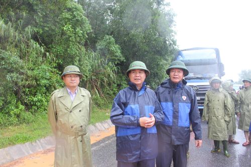 Chủ tịch UBND tỉnh Võ Văn Hưng kiểm tra tình hình khắc phục hậu quả mưa lũ ở các địa phương