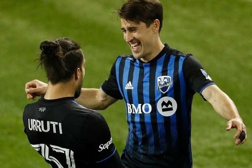 Krkic rê bóng qua 2 cầu thủ và ghi bàn ở khoảng cách 30 m