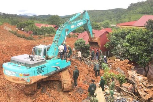 Tìm thấy 14 thi thể cán bộ, chiến sĩ Đoàn 337 bị vùi lấp do sạt lở ở Quảng Trị