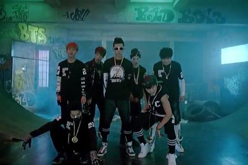 Nhiều fan BTS sẽ ngạc nhiên về chuyện 'rẻ tiền' của MV 'No More Dream'