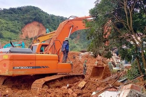 Vụ sạt lở đất vùi lấp 22 cán bộ, chiến sĩ tại Quảng Trị: Công tác cứu hộ, cứu nạn gặp nhiều khó khăn