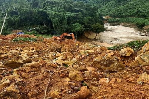 Tìm thấy 4 thi thể còn lại trong vụ sạt lở vùi lấp cả gia đình ở Quảng Trị