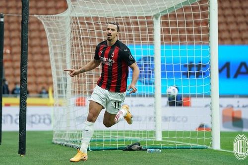 Ibrahimovic lên thần, AC Milan chiếm ngôi đầu bảng