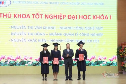 Sinh viên dệt may 'đắt như tôm tươi', lương cao nhất tới 30 triệu/tháng