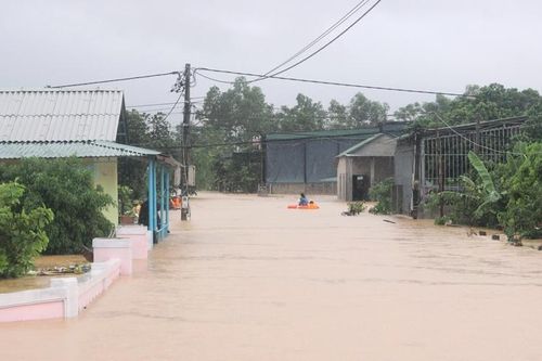 Sáng nay lũ ở Quảng Trị lên cao lịch sử