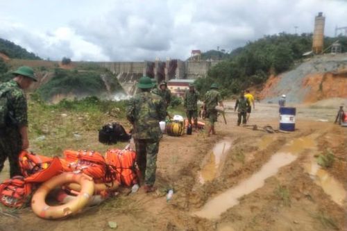 Công binh chủ lực của Quân khu 4 dàn quân cứu nạn ở Rào Trăng 3 và Hướng Hóa