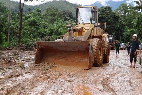 Quảng Trị: Tìm thấy 6 thi thể trong một gia đình bị vùi lấp do sạt lở