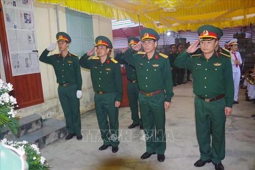 Truy thăng quân hàm cho một chiến sĩ xả thân cứu đồng đội