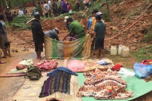 Tìm thấy 6 thi thể trong một gia đình bị vùi lấp do sạt lở núi ở Quảng Trị