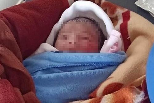 Đã xác định được mẹ ruột bỏ rơi con sơ sinh ngoài ruộng khoai trong nắng 40 độ C, cháu bé nhiễm khuẩn nặng đã qua đời