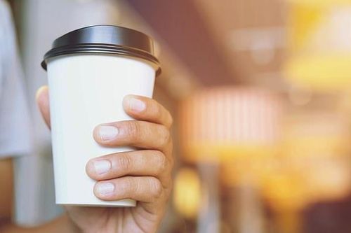 Sợ bị sa thải, nữ nhân viên pha thuốc an thần vào cà phê của đồng nghiệp suốt 9 tháng