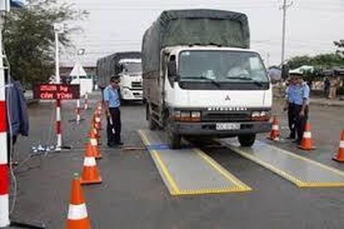 Tháng 9, phạt gần 1.300 xe chở quá tải